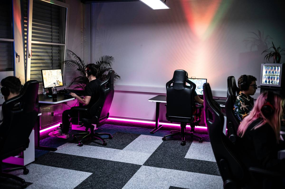 esport competitive how to join team: Your Real Path Into Mobile Esports