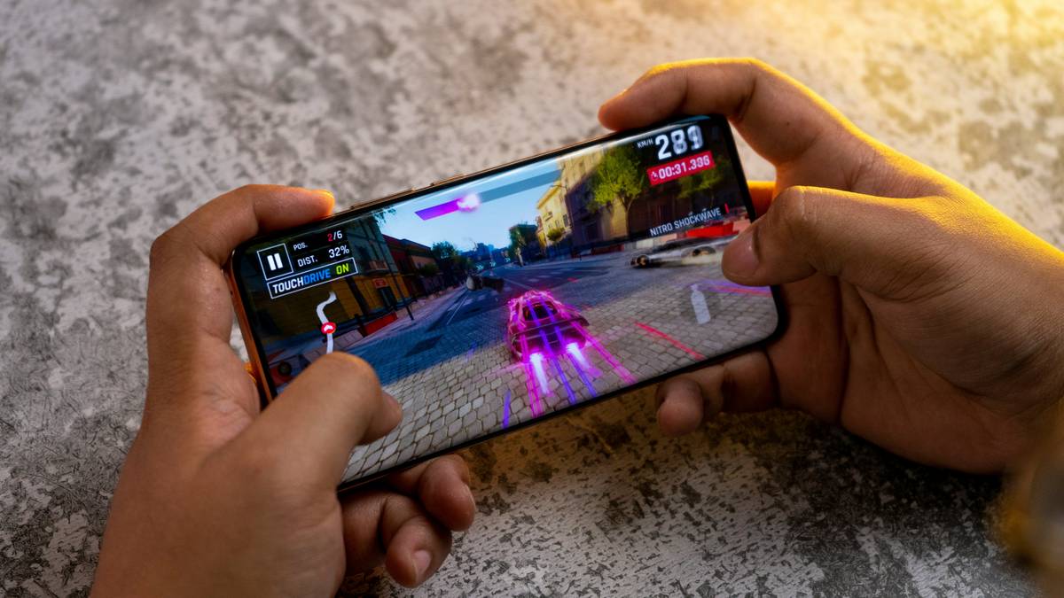 Top competitive mobile games 2025 gameplay comparison showing ranked lobbies and skill-based matchmaking interfaces