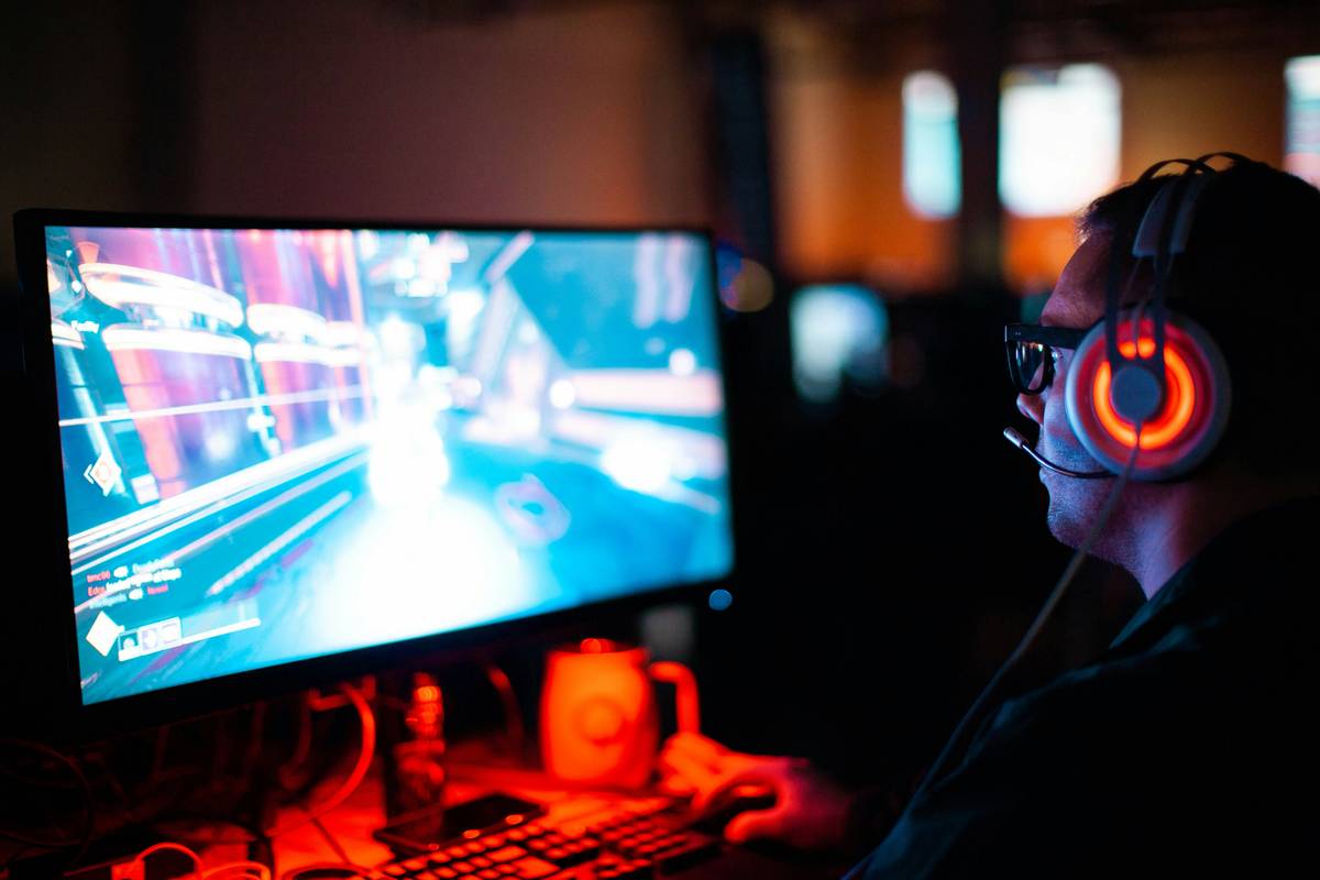 ranked vs competitive gaming: what mobile esports players get wrong